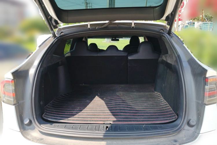 Used Tesla Model X 2020 Long-Range Upgrade Version Trunk