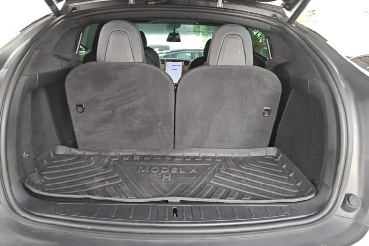 Used Tesla Model X 2020 Long-Range Upgrade Version Trunk