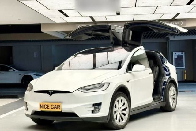 Używany Tesla Model X 2020 Long-Range Upgrade Version