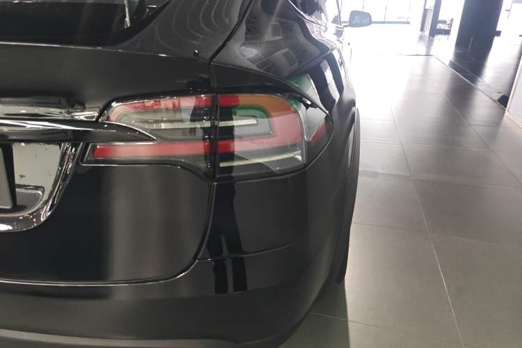 Used Tesla Model X 2023 Dual-Motor All-Wheel-Drive Version Exterior 3
