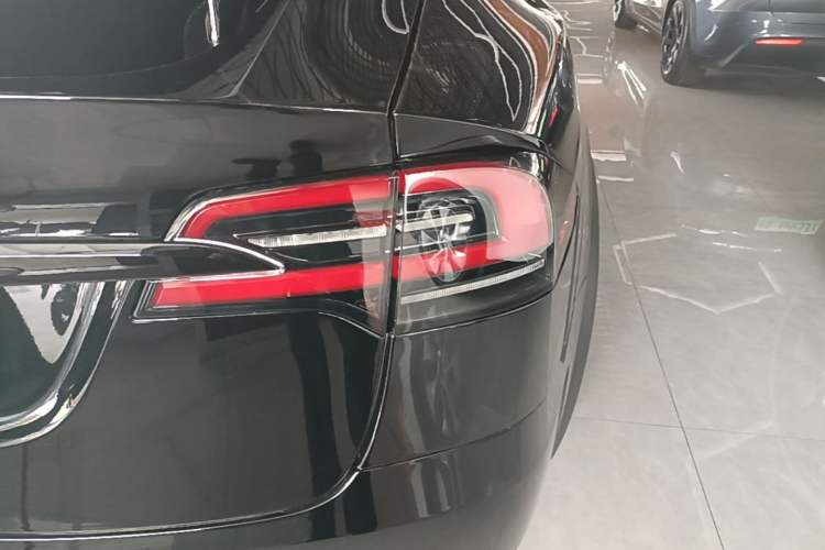 Used Tesla Model X 2023 Dual-Motor All-Wheel-Drive Version Exterior 3