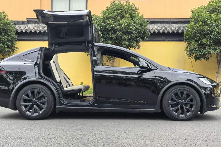 Used Tesla Model X 2023 Dual-Motor All-Wheel-Drive Version Exterior 4