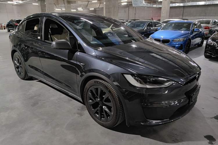 Used Tesla Model X 2023 Dual-Motor All-Wheel-Drive Version Front Right 45 Deg