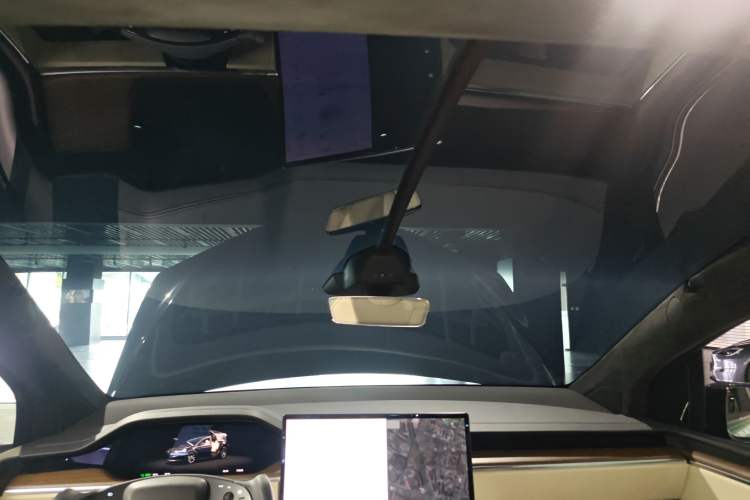 Used Tesla Model X 2023 Dual-Motor All-Wheel-Drive Version Headliner