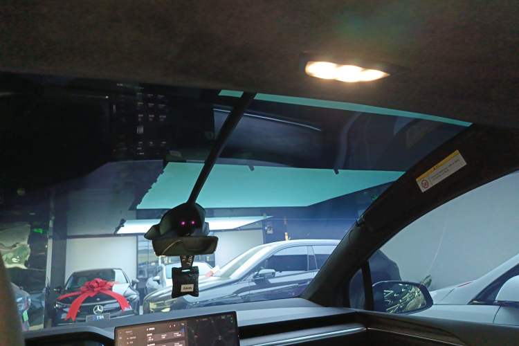 Used Tesla Model X 2023 Dual-Motor All-Wheel-Drive Version Headliner