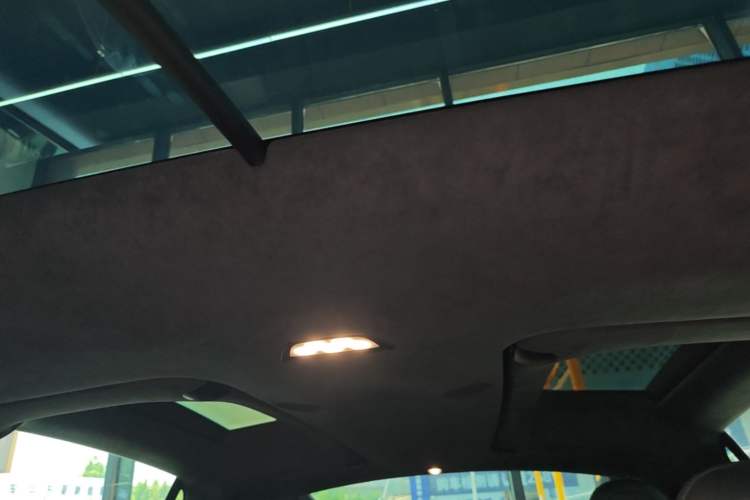Used Tesla Model X 2023 Dual-Motor All-Wheel-Drive Version Headliner