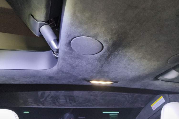 Used Tesla Model X 2023 Dual-Motor All-Wheel-Drive Version Headliner