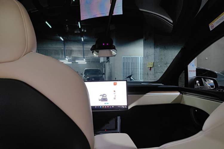 Used Tesla Model X 2023 Dual-Motor All-Wheel-Drive Version Headliner