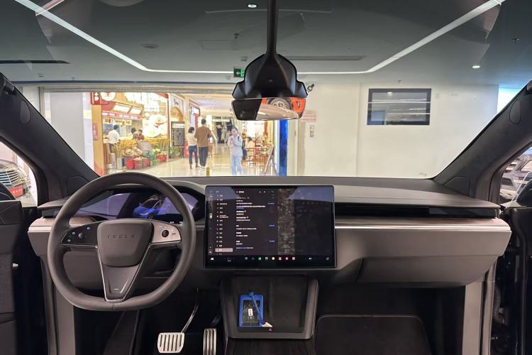 Used Tesla Model X 2023 Dual-Motor All-Wheel-Drive Version Interior 1