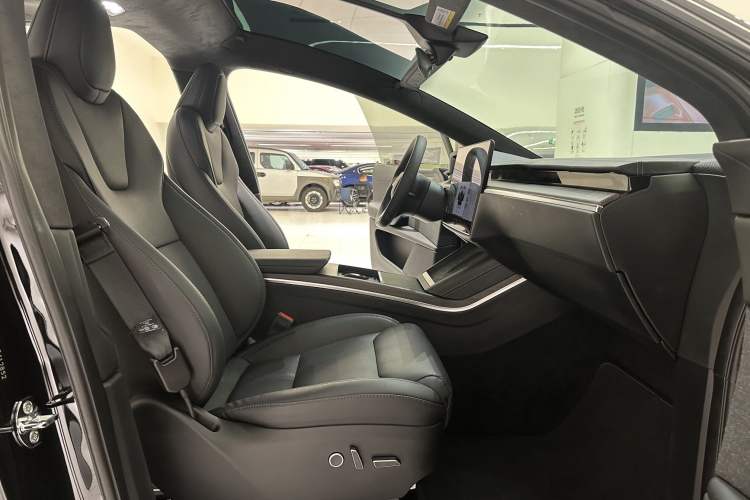 Used Tesla Model X 2023 Dual-Motor All-Wheel-Drive Version Interior 1