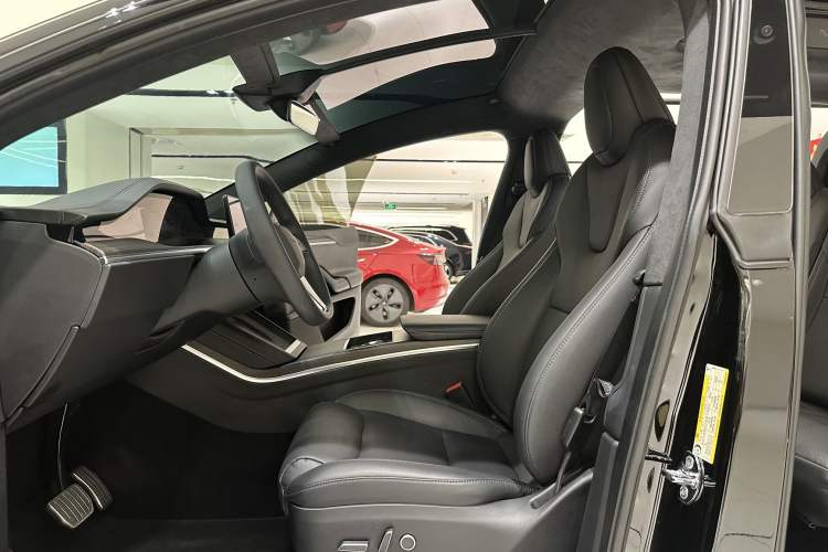 Used Tesla Model X 2023 Dual-Motor All-Wheel-Drive Version Interior 10