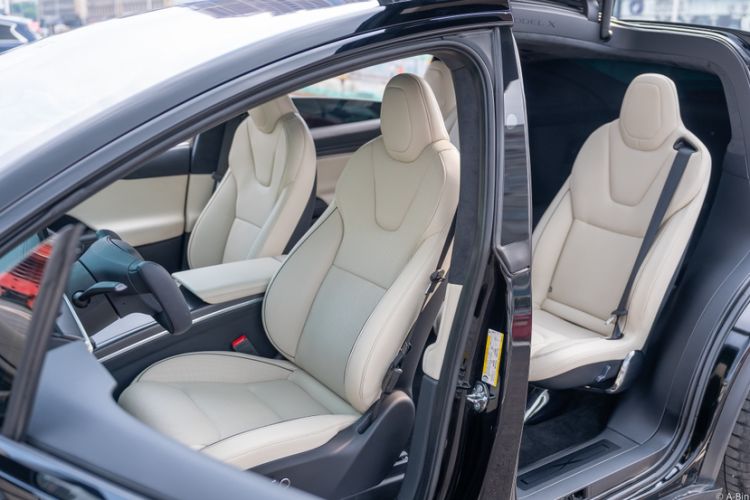 Used Tesla Model X 2023 Three-Motor All-Wheel-Drive Plaid Version Interior 10
