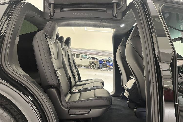 Used Tesla Model X 2023 Dual-Motor All-Wheel-Drive Version Interior 13