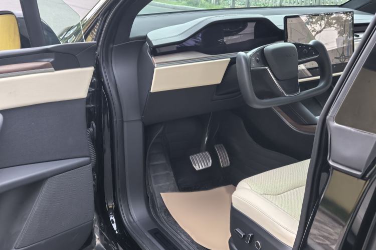 Used Tesla Model X 2023 Dual-Motor All-Wheel-Drive Version Interior 2