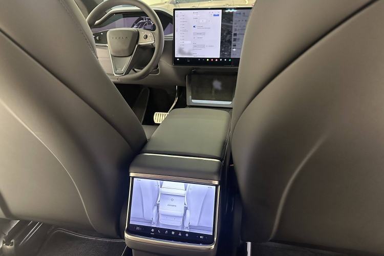 Used Tesla Model X 2023 Dual-Motor All-Wheel-Drive Version Interior 3