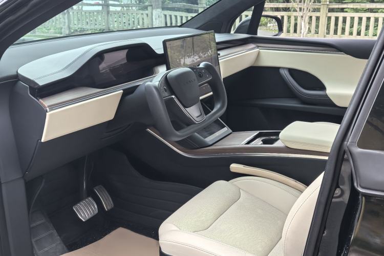 Used Tesla Model X 2023 Dual-Motor All-Wheel-Drive Version Interior 3