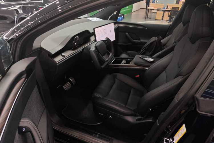 Used Tesla Model X 2023 Dual-Motor All-Wheel-Drive Version Interior 3