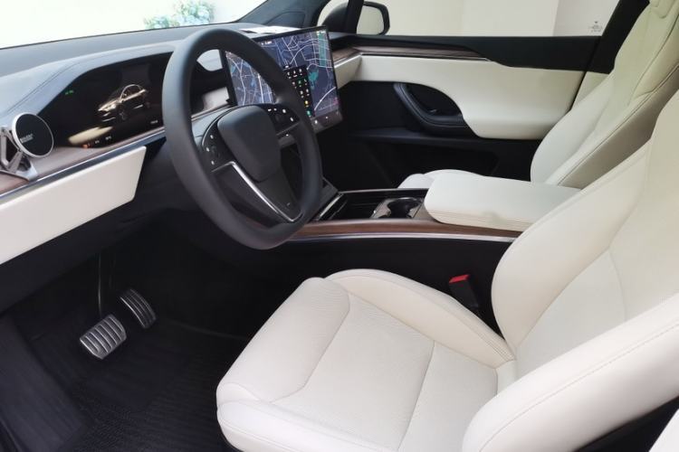 Used Tesla Model X 2023 Dual-Motor All-Wheel-Drive Version Interior 3