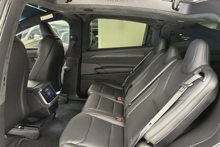 Used Tesla Model X 2023 Dual-Motor All-Wheel-Drive Version Interior 4