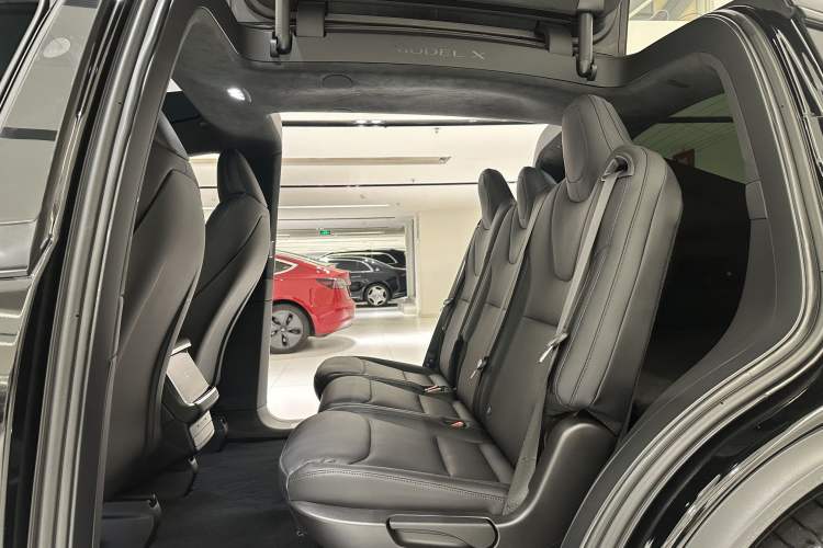 Used Tesla Model X 2023 Dual-Motor All-Wheel-Drive Version Interior 4