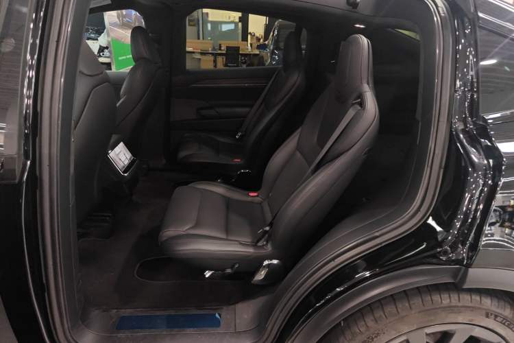 Used Tesla Model X 2023 Dual-Motor All-Wheel-Drive Version Interior 4