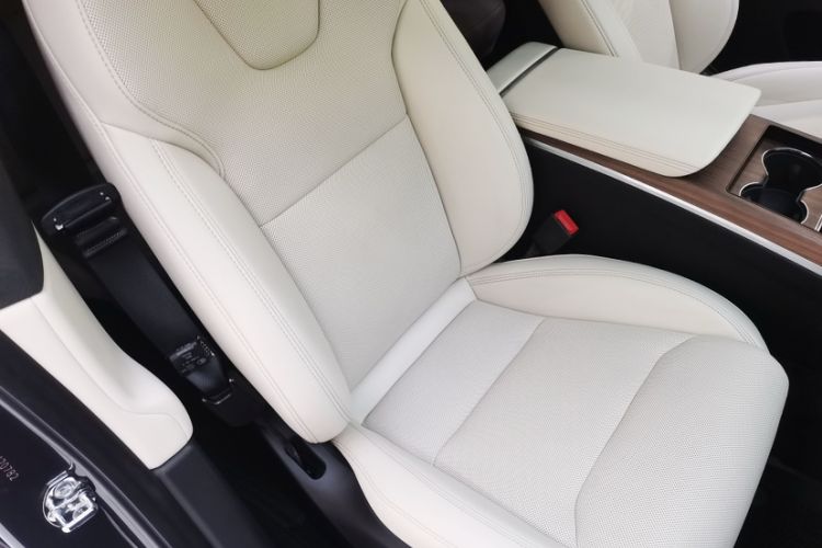Used Tesla Model X 2023 Dual-Motor All-Wheel-Drive Version Interior 4