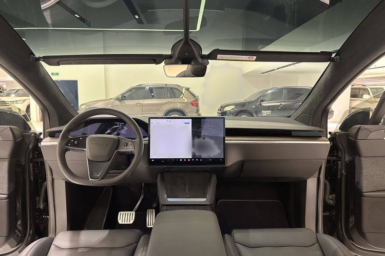 Used Tesla Model X 2023 Dual-Motor All-Wheel-Drive Version Interior 5