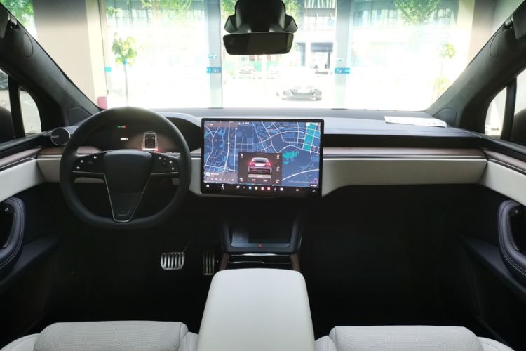 Used Tesla Model X 2023 Dual-Motor All-Wheel-Drive Version Interior 5