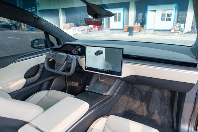 Used Tesla Model X 2023 Three-Motor All-Wheel-Drive Plaid Version Interior 6