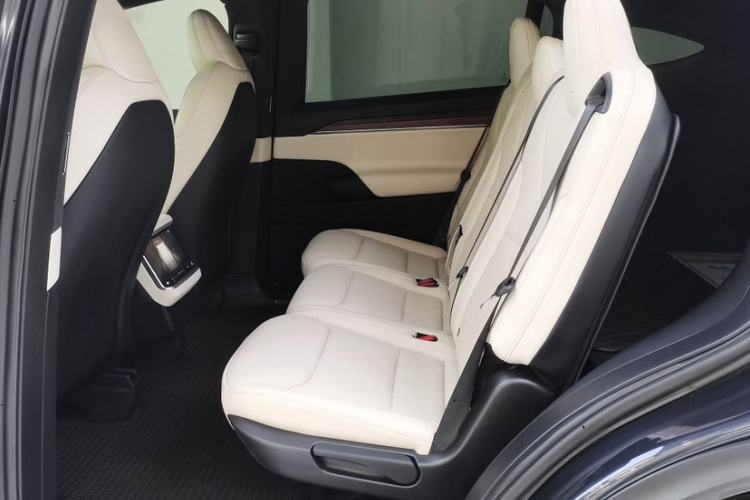 Used Tesla Model X 2023 Dual-Motor All-Wheel-Drive Version Interior 6