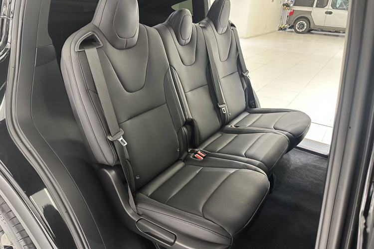 Used Tesla Model X 2023 Dual-Motor All-Wheel-Drive Version Interior 7