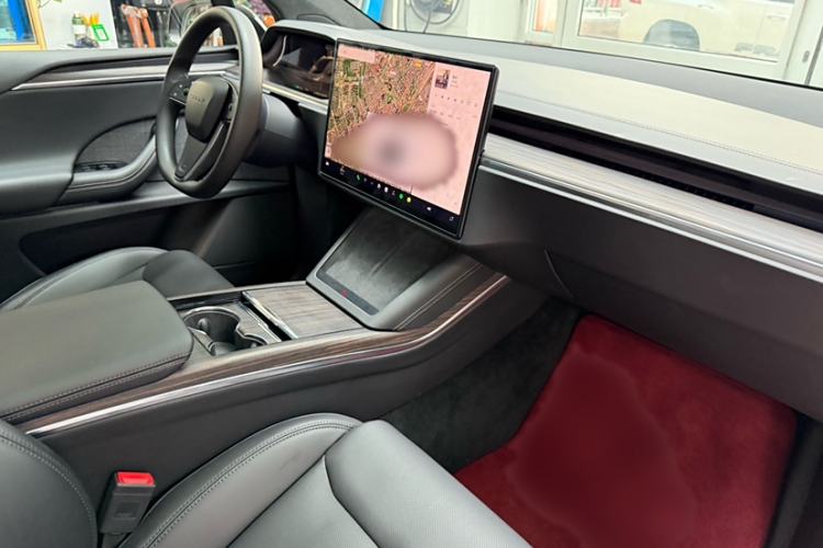 Used Tesla Model X 2023 Dual-Motor All-Wheel-Drive Version Interior 8