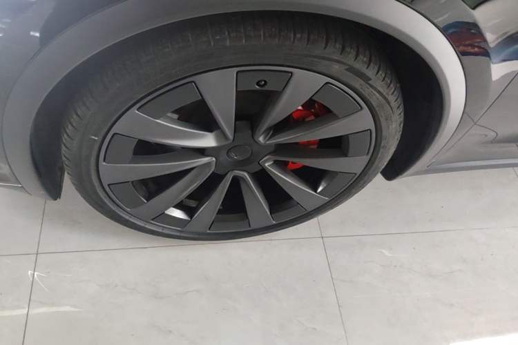 Used Tesla Model X 2023 Three-Motor All-Wheel-Drive Plaid Version Left Front Wheel Hub