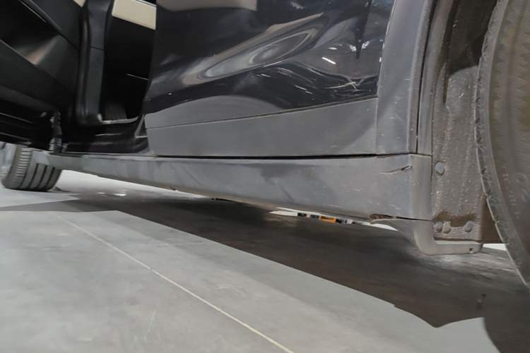 Used Tesla Model X 2023 Dual-Motor All-Wheel-Drive Version Left Side Sill