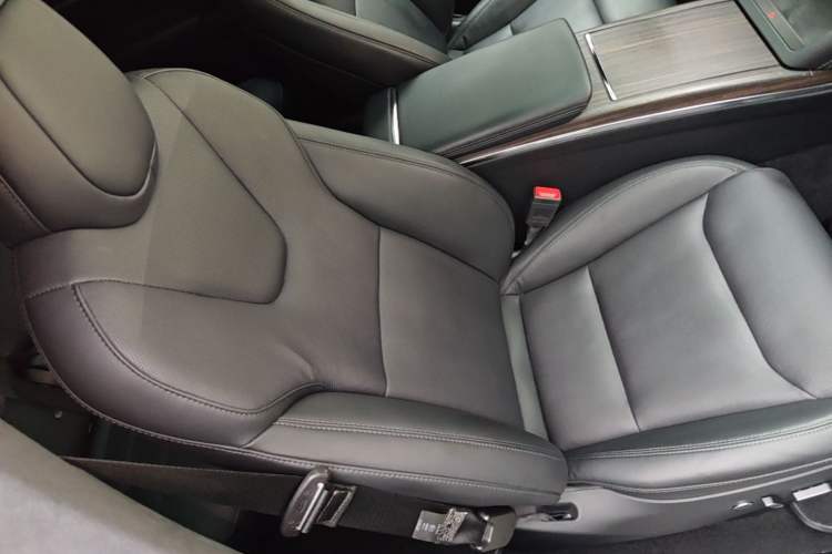 Used Tesla Model X 2023 Dual-Motor All-Wheel-Drive Version Right Front Seat