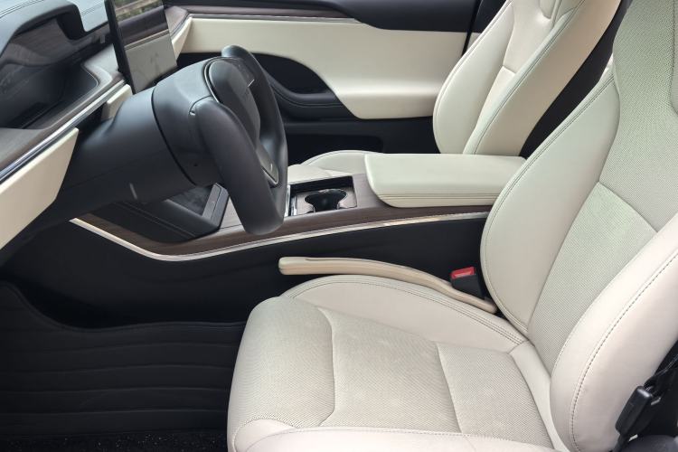 Used Tesla Model X 2023 Dual-Motor All-Wheel-Drive Version Right Front Seat