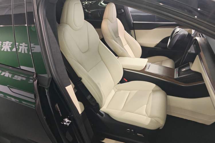 Used Tesla Model X 2023 Dual-Motor All-Wheel-Drive Version Right Front Seat