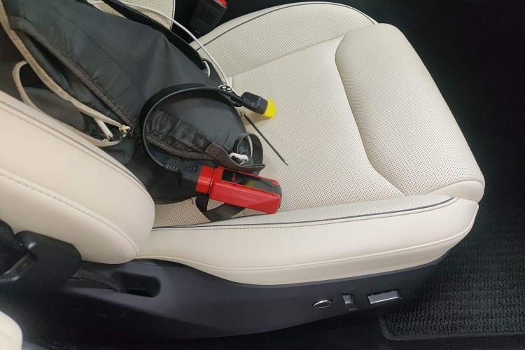 Used Tesla Model X 2023 Three-Motor All-Wheel-Drive Plaid Version Right Front Seat