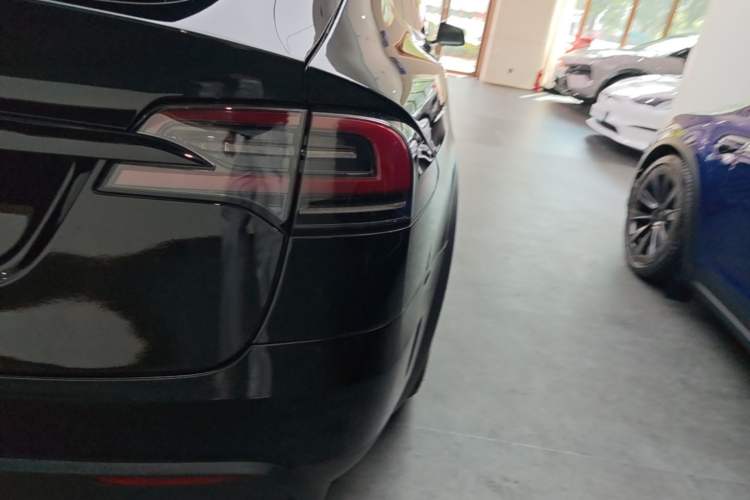 Used Tesla Model X 2023 Dual-Motor All-Wheel-Drive Version Right Rear Taillight