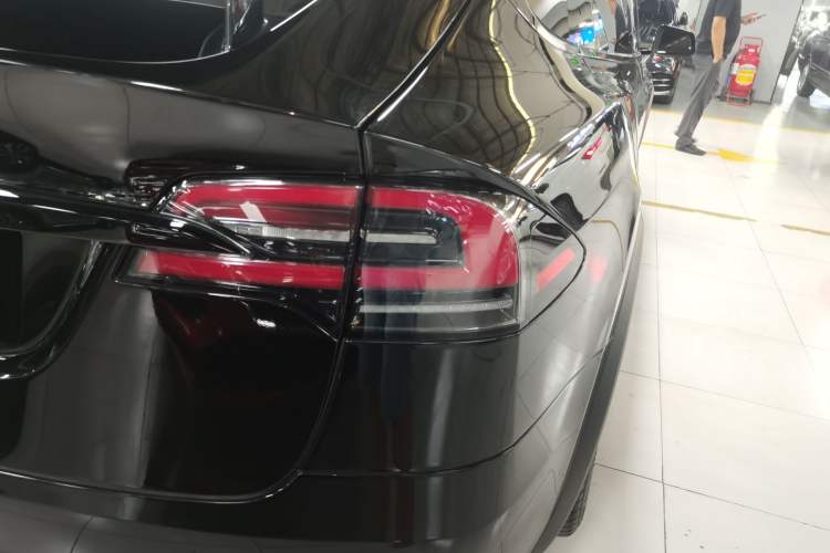 Used Tesla Model X 2023 Dual-Motor All-Wheel-Drive Version Right Rear Taillight