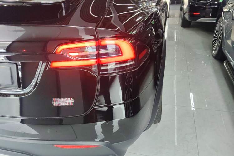 Used Tesla Model X 2023 Three-Motor All-Wheel-Drive Plaid Version Right Rear Taillight