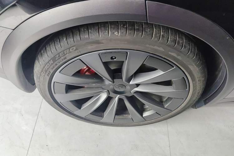 Used Tesla Model X 2023 Three-Motor All-Wheel-Drive Plaid Version Right Rear Wheel Hub
