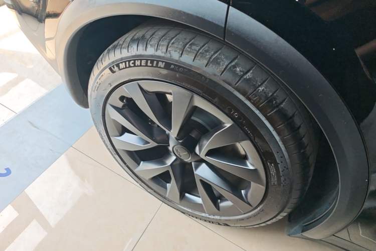 Used Tesla Model X 2023 Dual-Motor All-Wheel-Drive Version Right Rear Wheel Hub