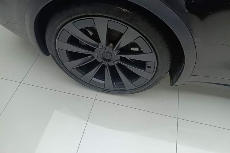Used Tesla Model X 2023 Dual-Motor All-Wheel-Drive Version Right Rear Wheel Hub