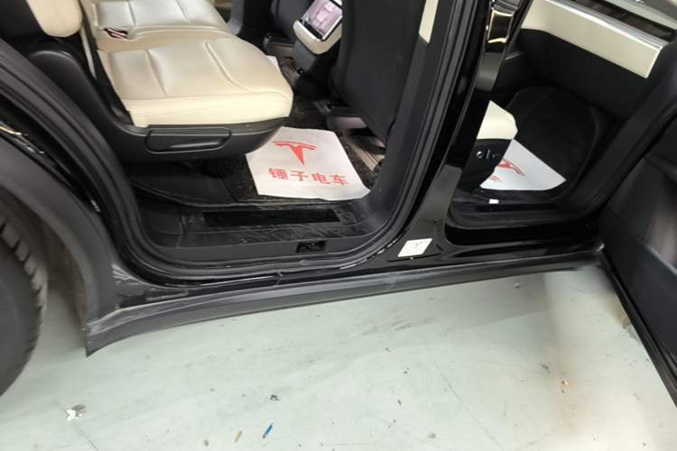 Used Tesla Model X 2023 Dual-Motor All-Wheel-Drive Version Right Side Sill