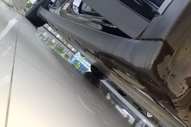 Used Tesla Model X 2023 Dual-Motor All-Wheel-Drive Version Right Side Sill