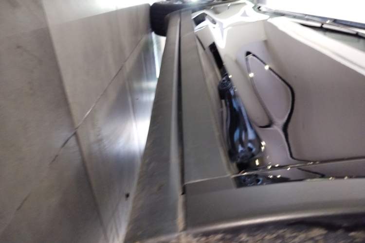 Used Tesla Model X 2023 Dual-Motor All-Wheel-Drive Version Right Side Sill
