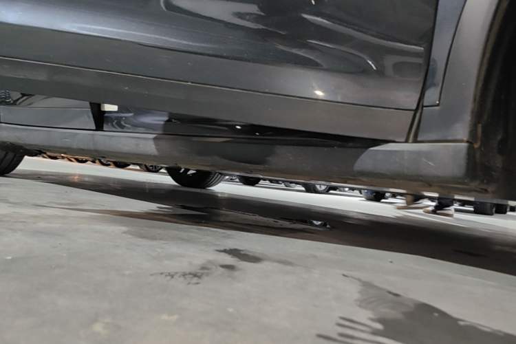 Used Tesla Model X 2023 Dual-Motor All-Wheel-Drive Version Right Side Sill