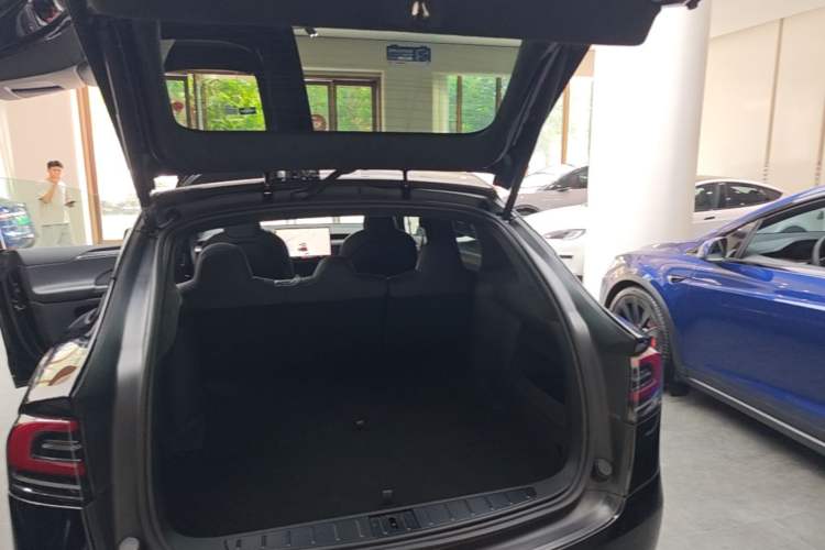 Used Tesla Model X 2023 Dual-Motor All-Wheel-Drive Version Trunk