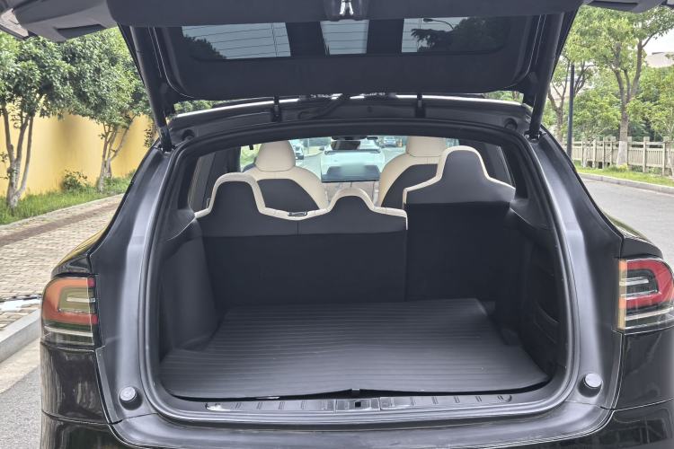 Used Tesla Model X 2023 Dual-Motor All-Wheel-Drive Version Trunk